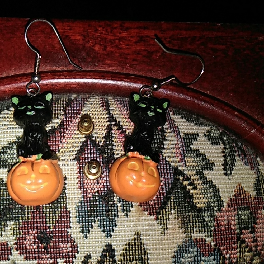 Earings with backs